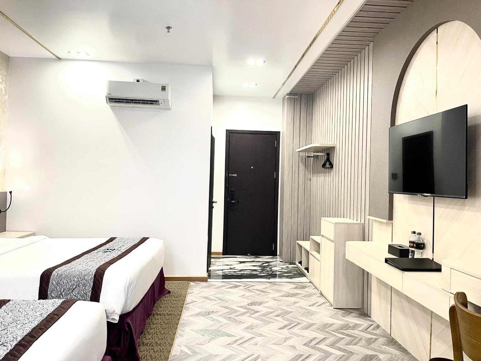 Hotel B.o.b 3*